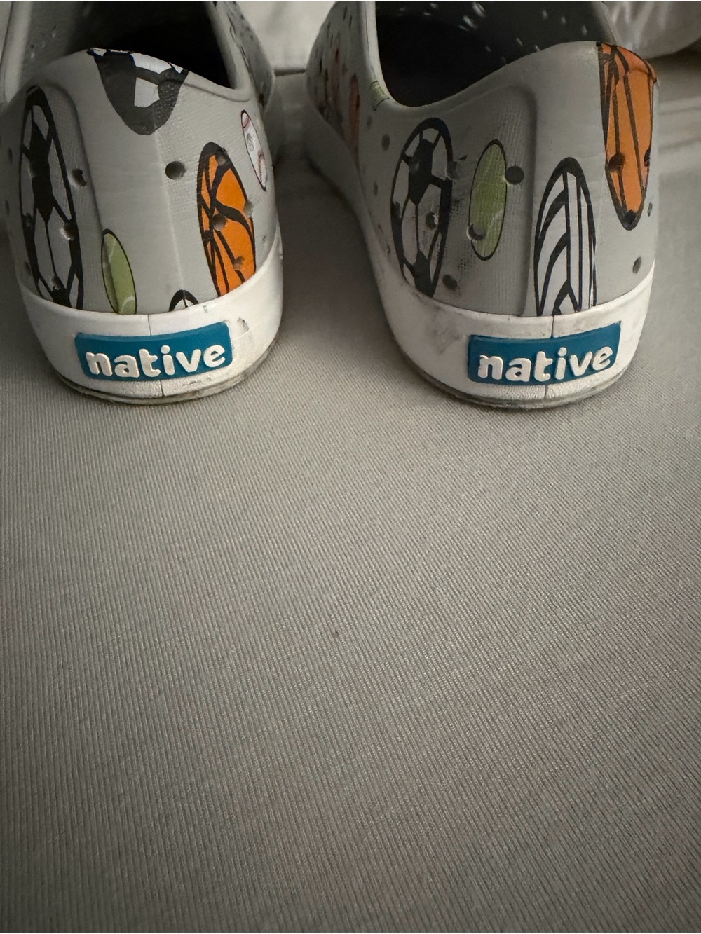Native Shoes โฝ๏ธ๐๐๐พโพ๏ธ Print - Picture 4 of 5